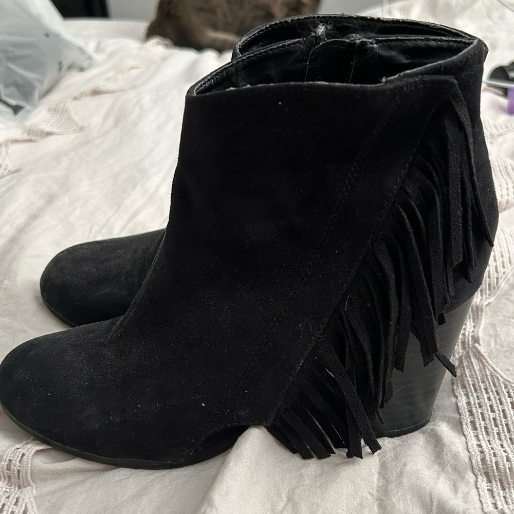 FRINGED HEEL BOOTIES - SIZE 6